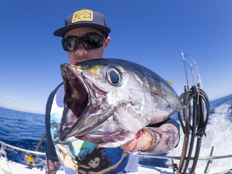 Catchin' Yellowfin Tuna on the HookBuzz Boat