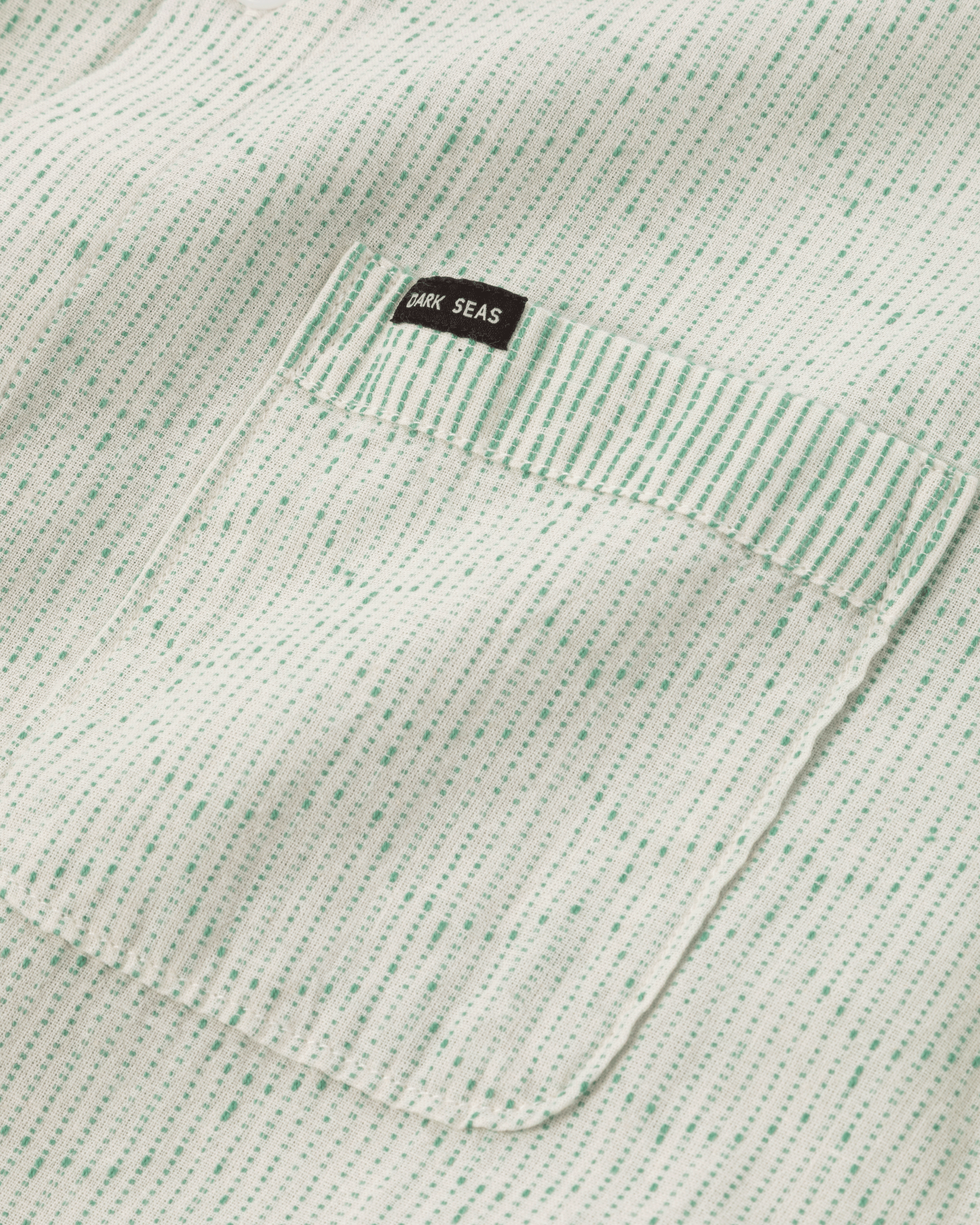dark-seas-scales-ss-shirt-off-white (zoomed)