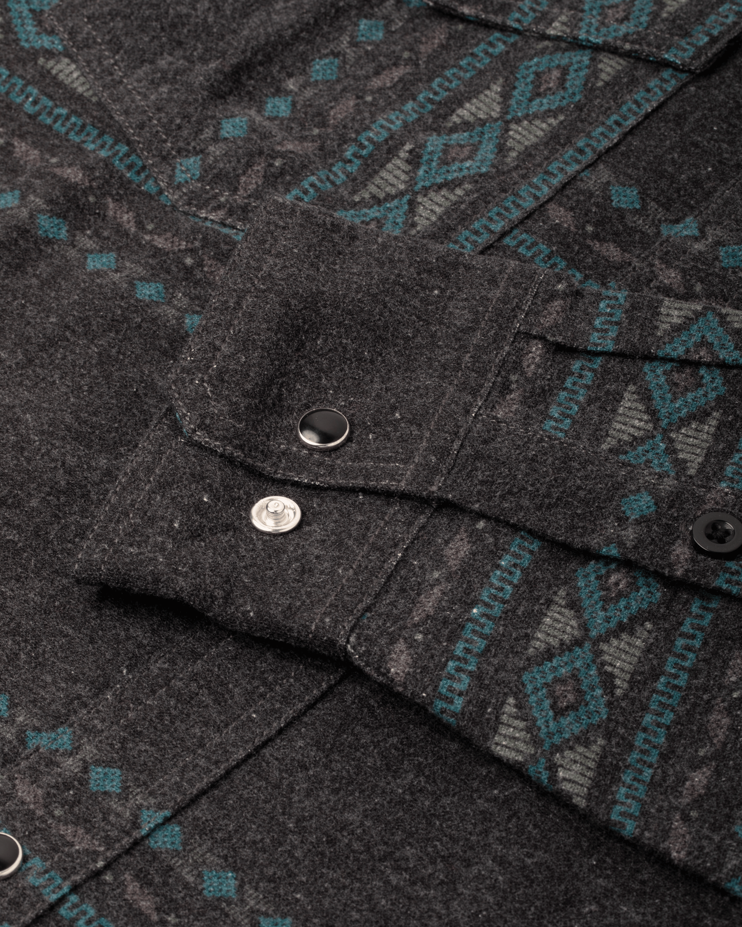 dark-seas-austin-shirt-black (zoomed)