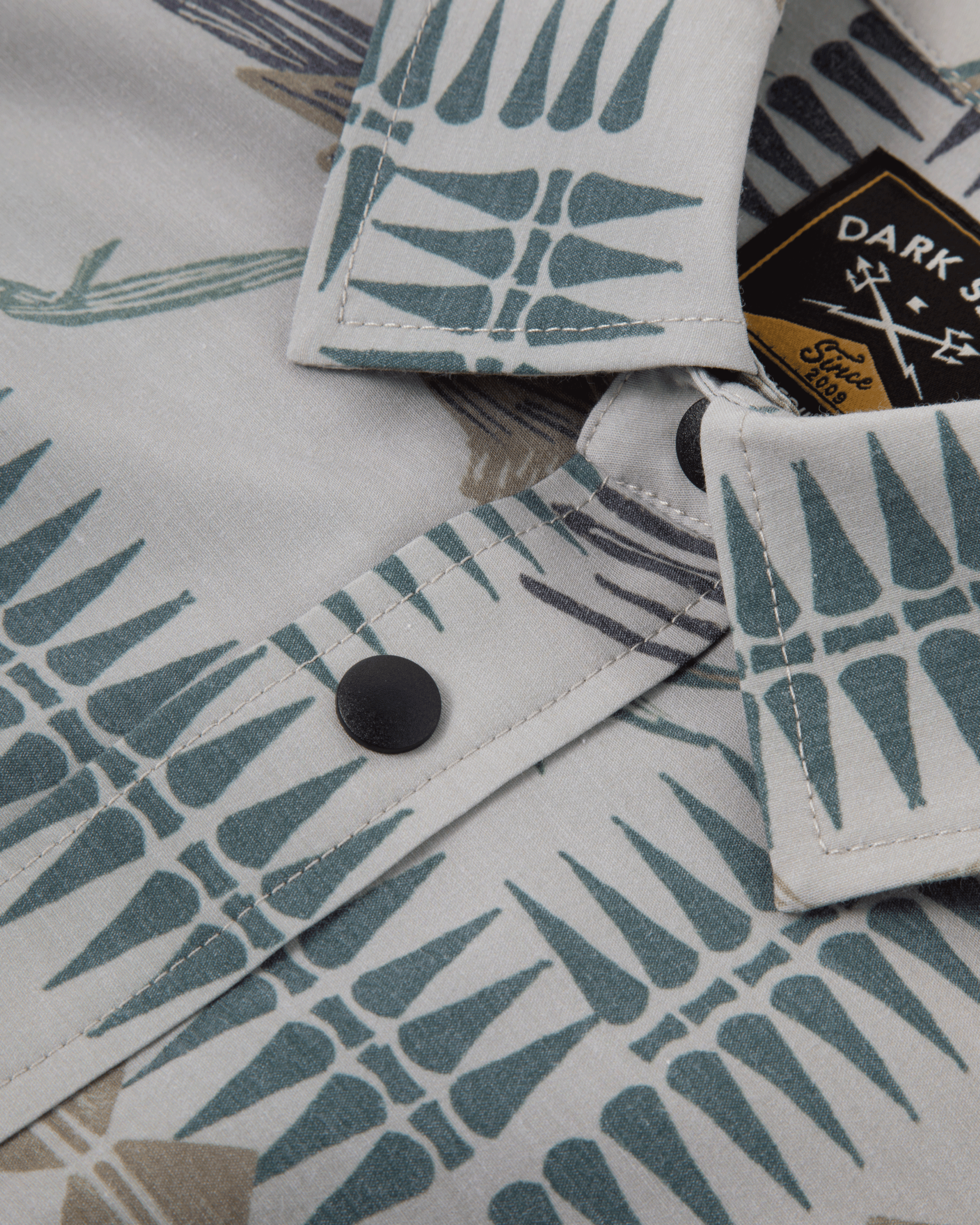 dark-seas-cottondale-ss-shirt-khaki (zoomed)