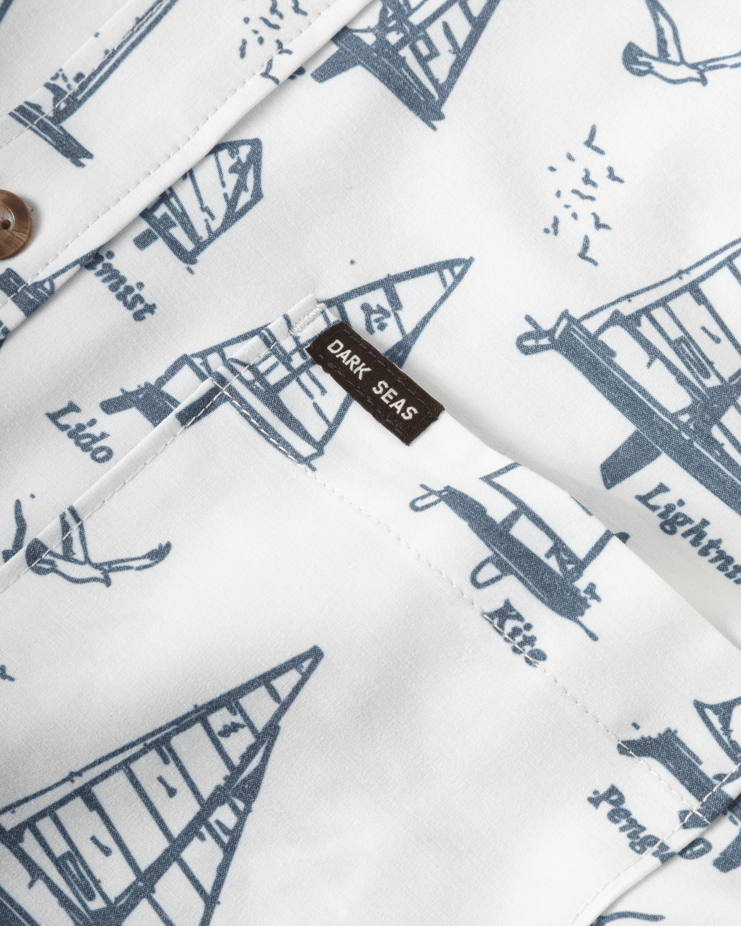 dark-seas-mainsail-ss-uv-shirt-white (zoomed)
