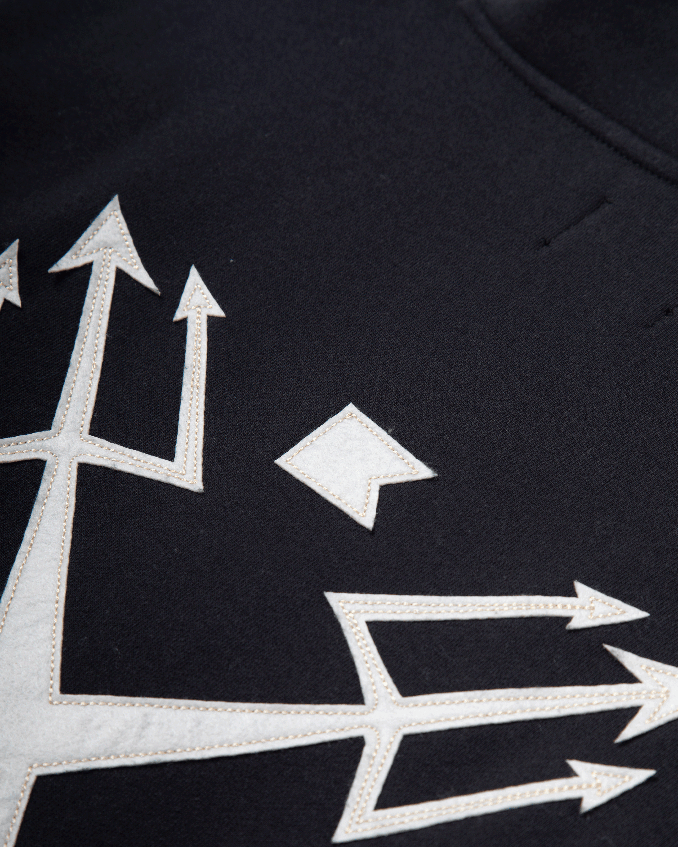 dark-seas-alamo-pullover-black (zoomed)