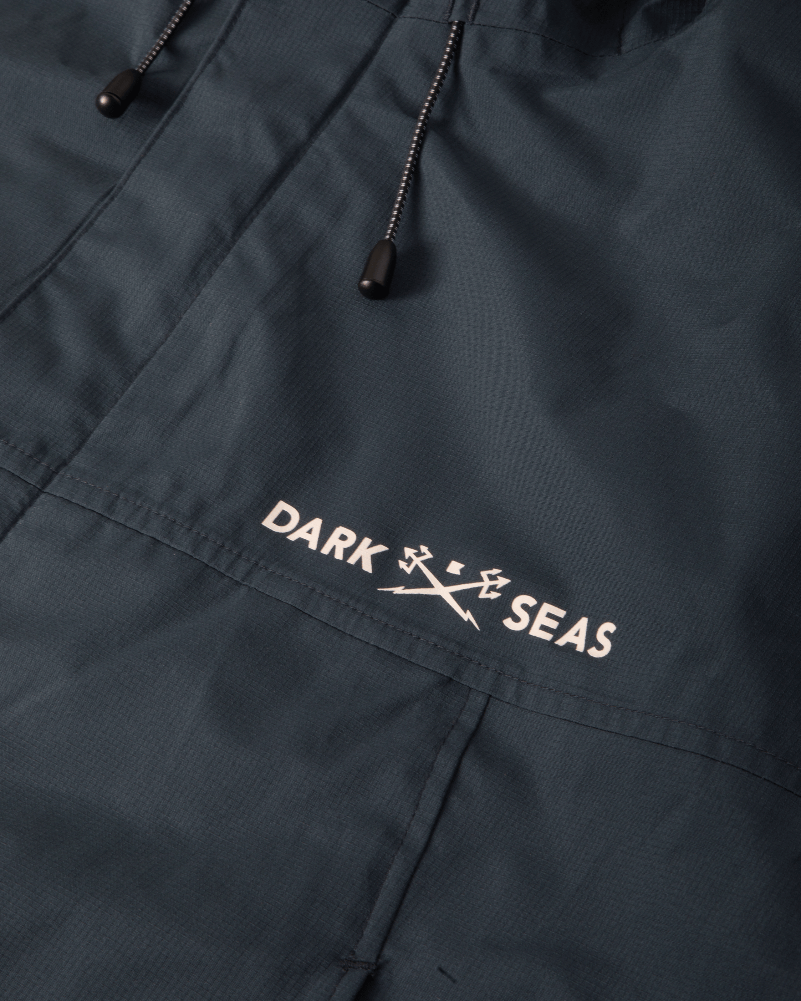 dark-seas-breakwater-jacket-navy (zoomed)