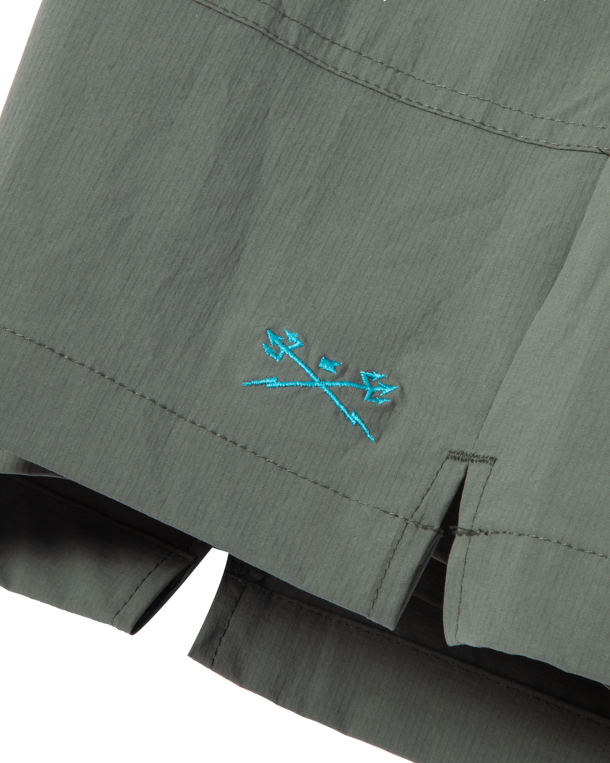 dark-seas-warwick-camp-short-green