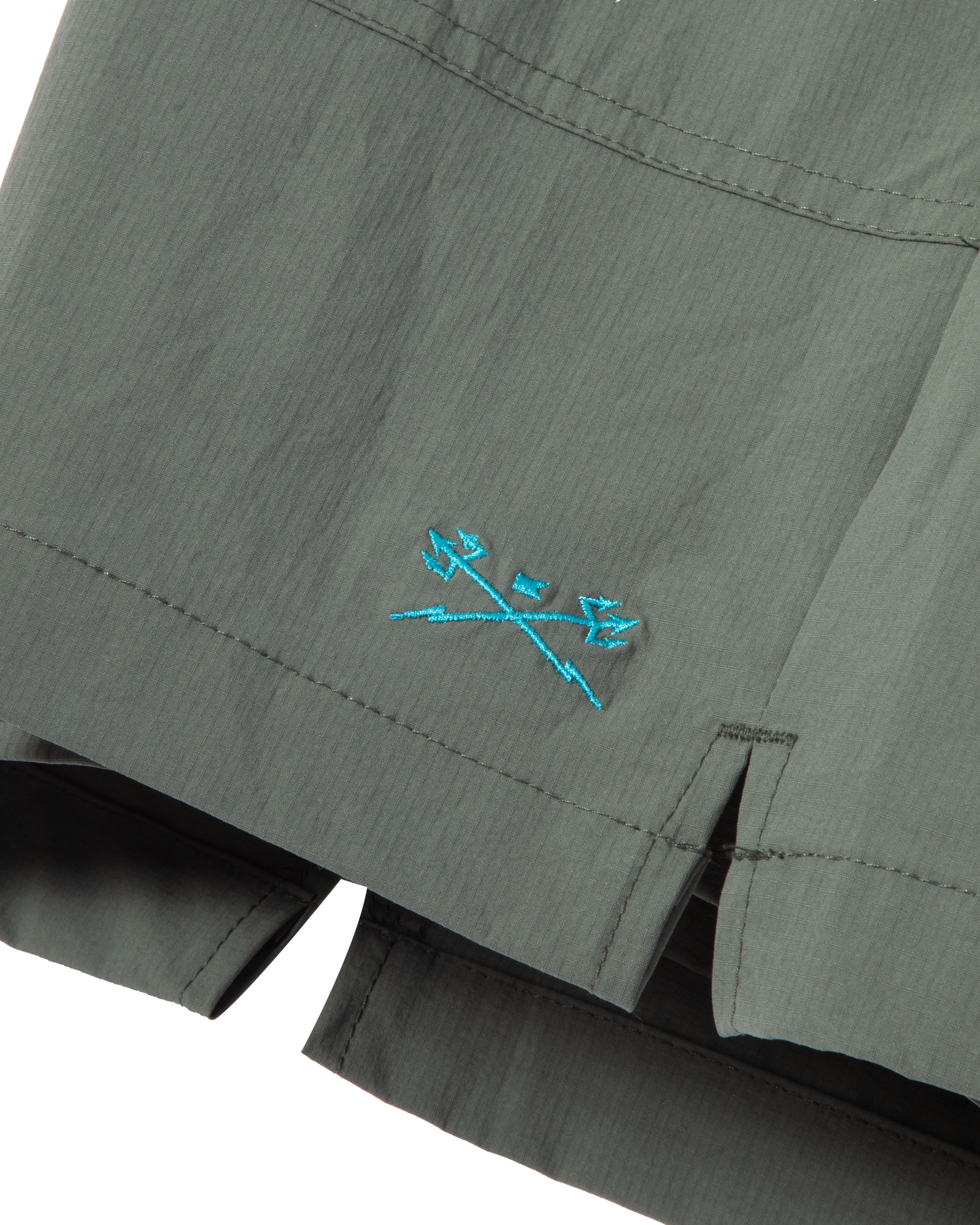 dark-seas-warwick-camp-short-green