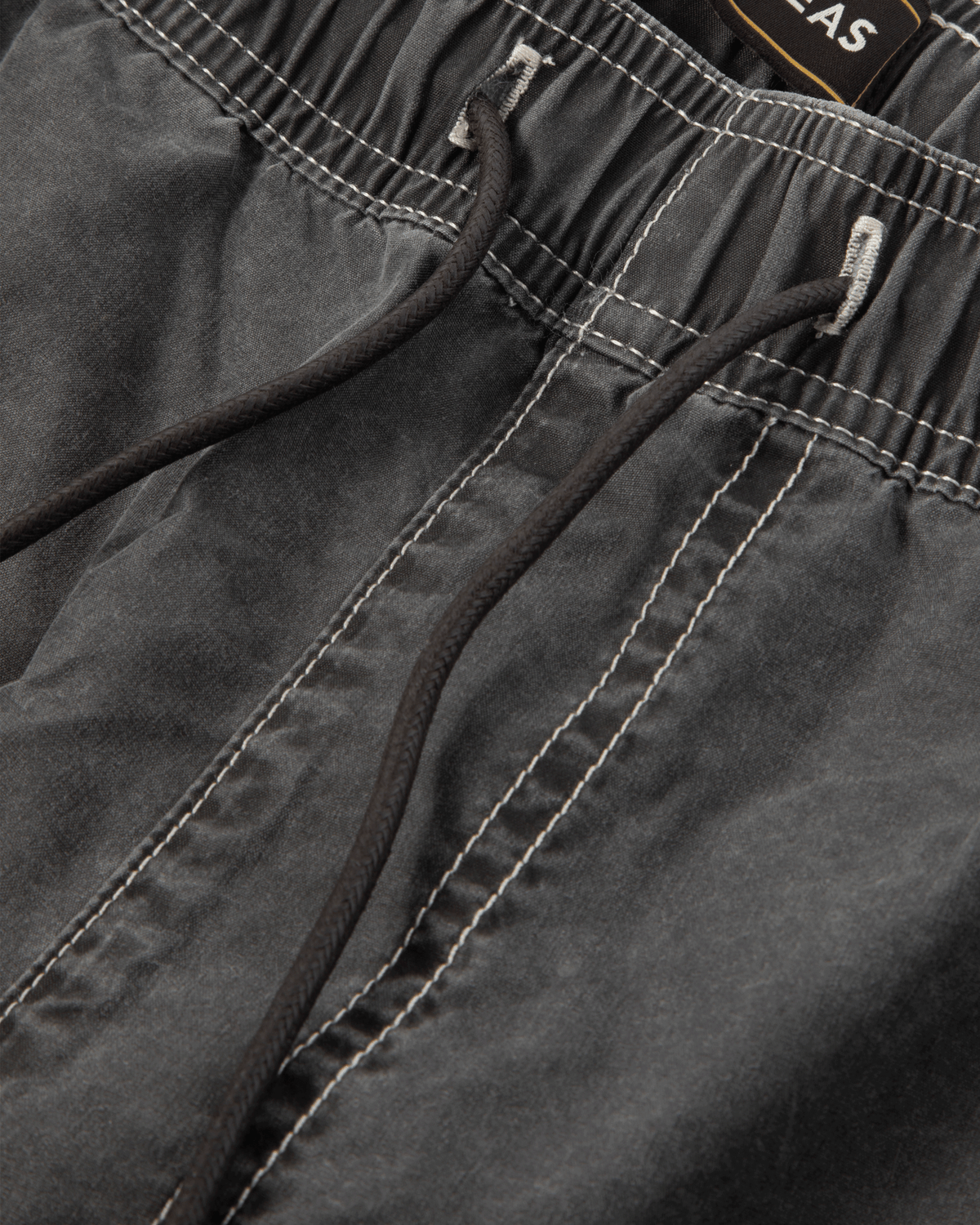 dark-seas-jessup-short-black