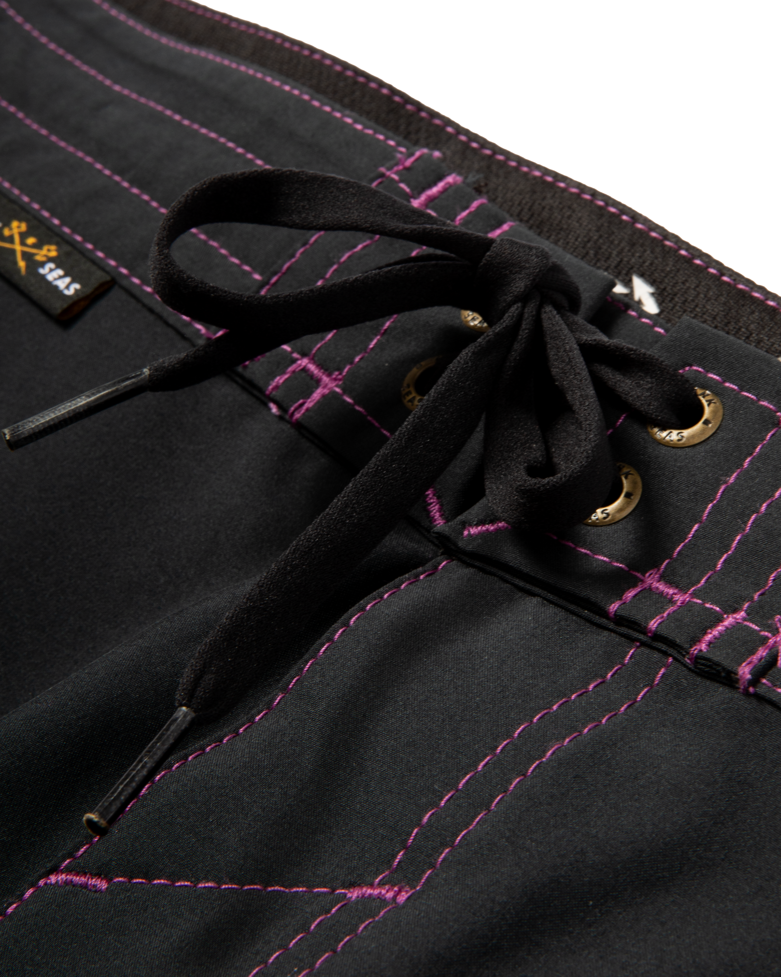 dark-seas-allen-boardshort-black-white