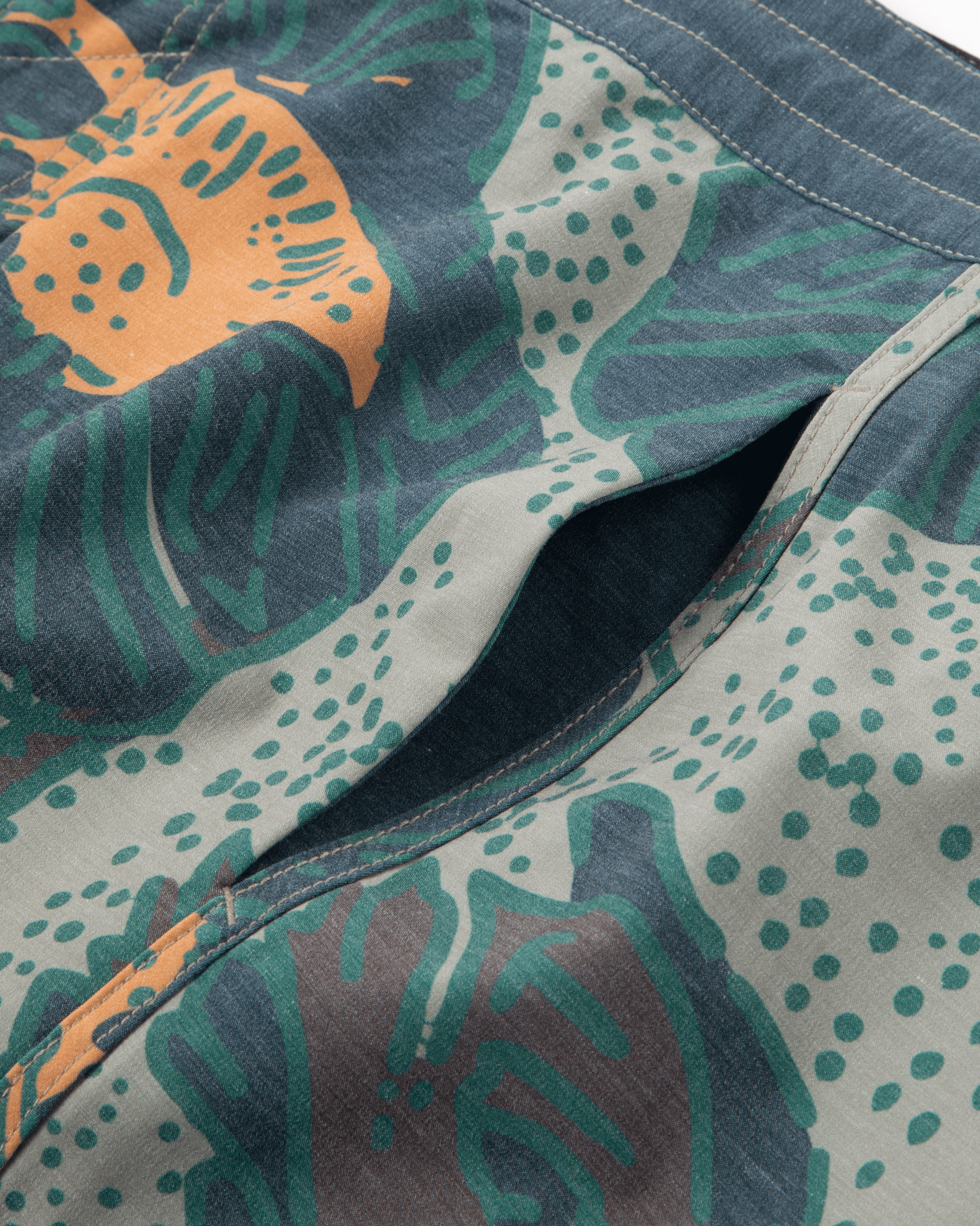 dark-seas-sennit-boardshort-aloe (zoomed)