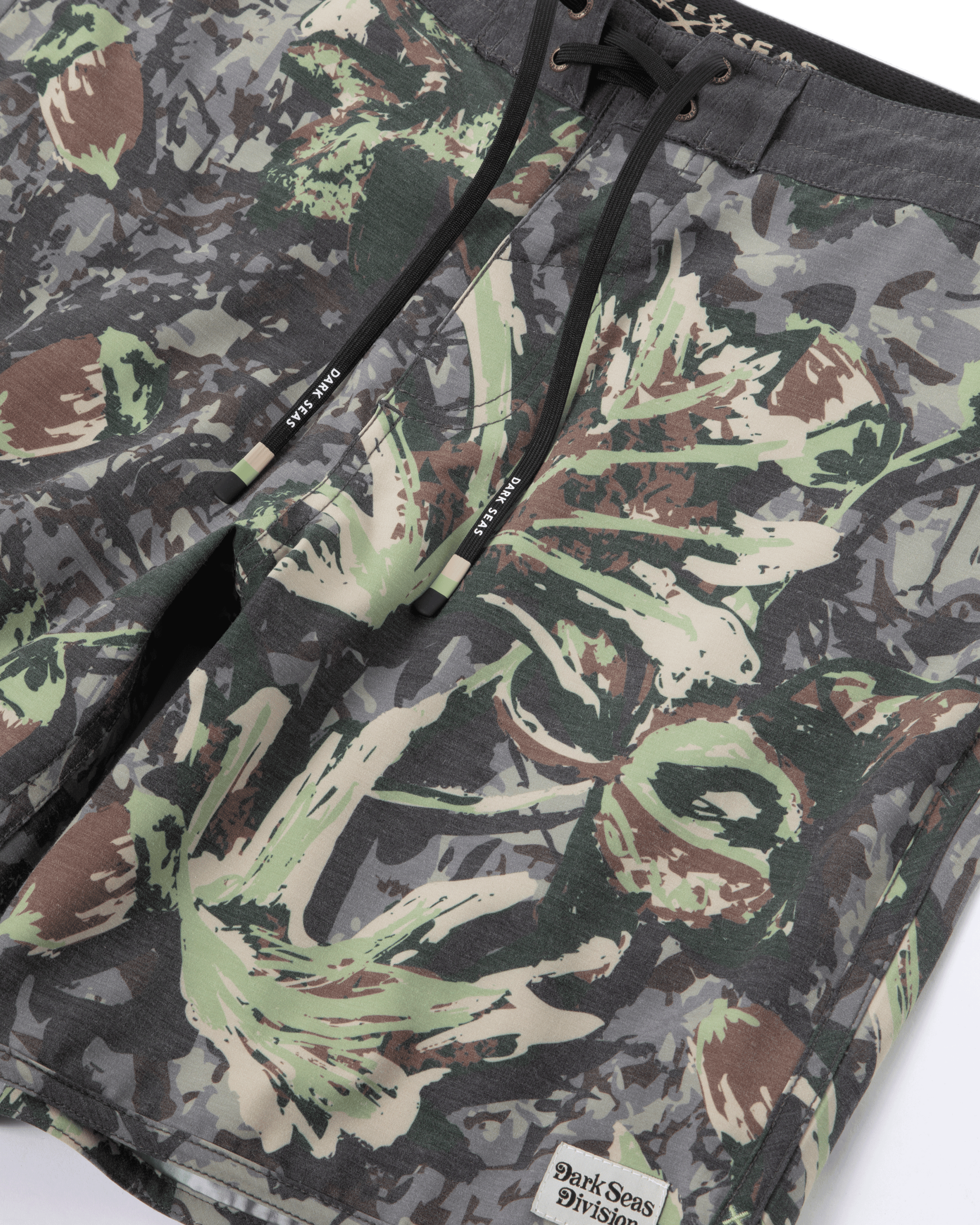 dark-seas-lakeshore-boardshort-camo (zoomed)