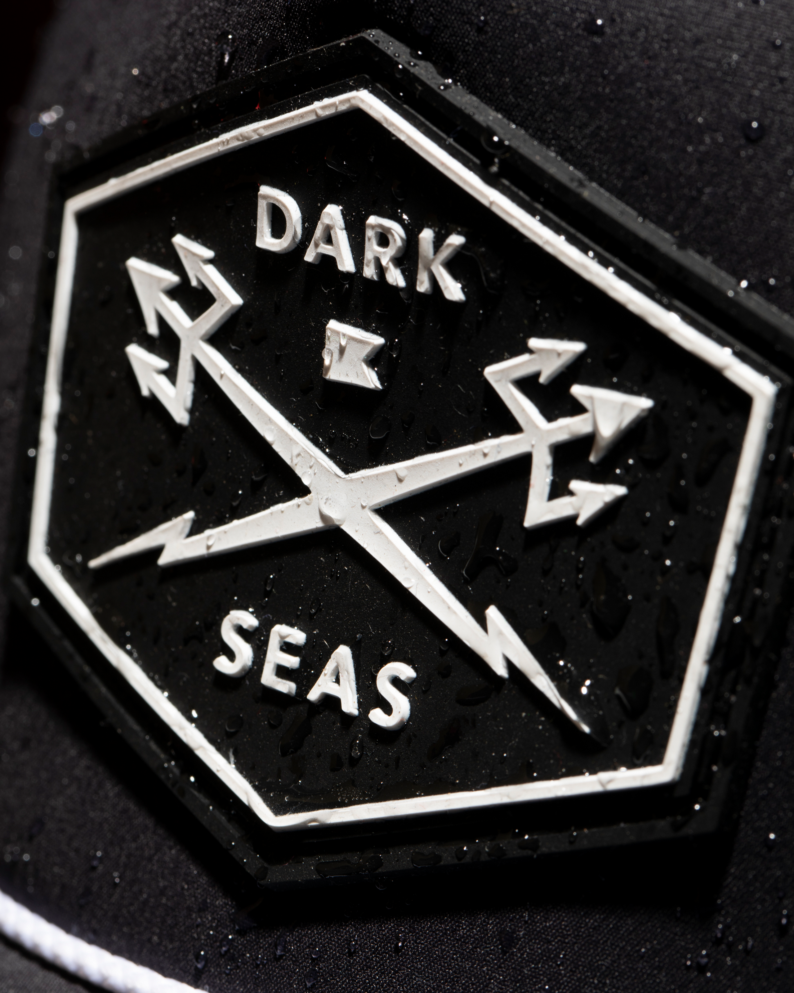 dark-seas-prog-tech-hat-black (zoomed)