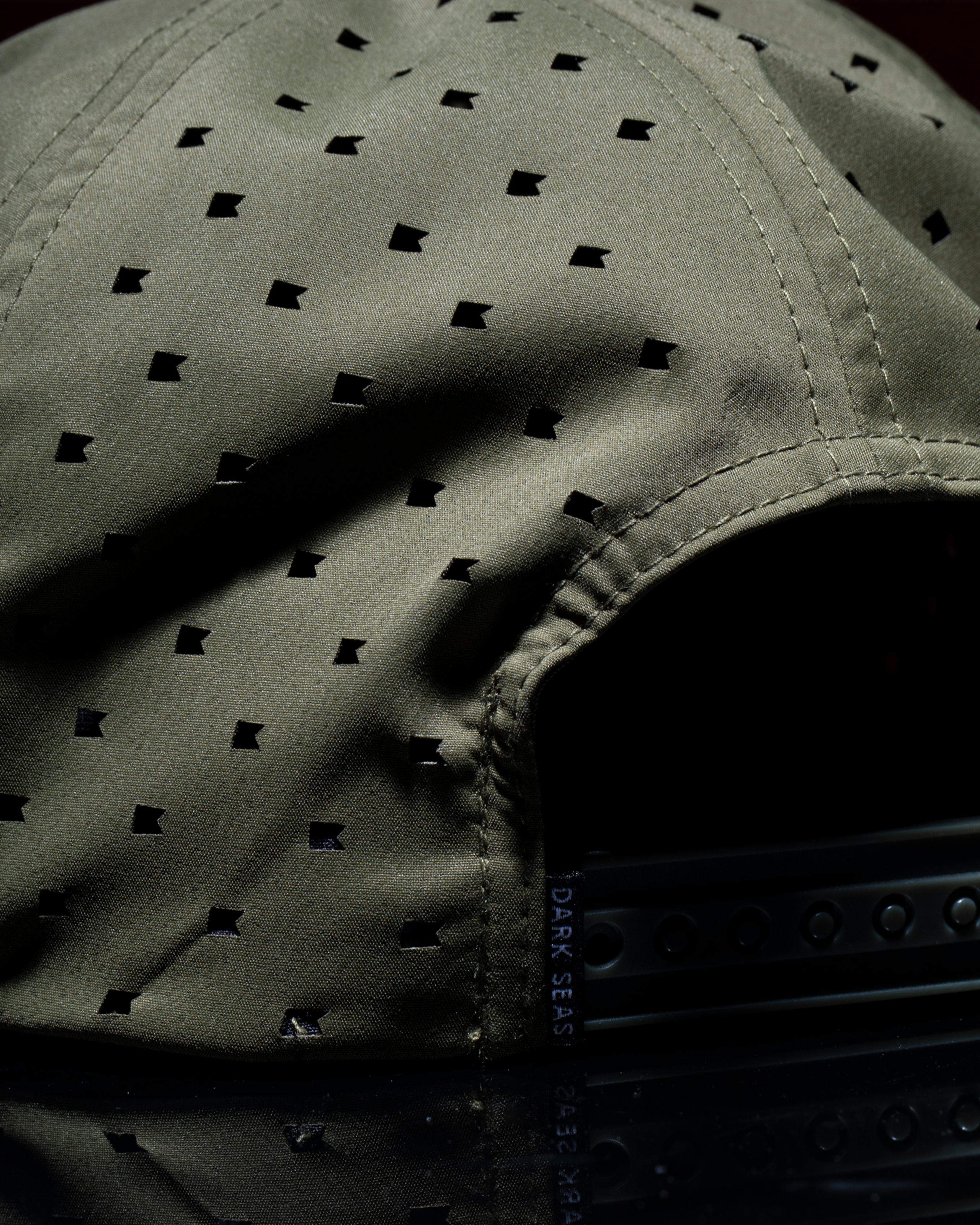 dark-seas-prog-tech-hat-olive (zoomed)