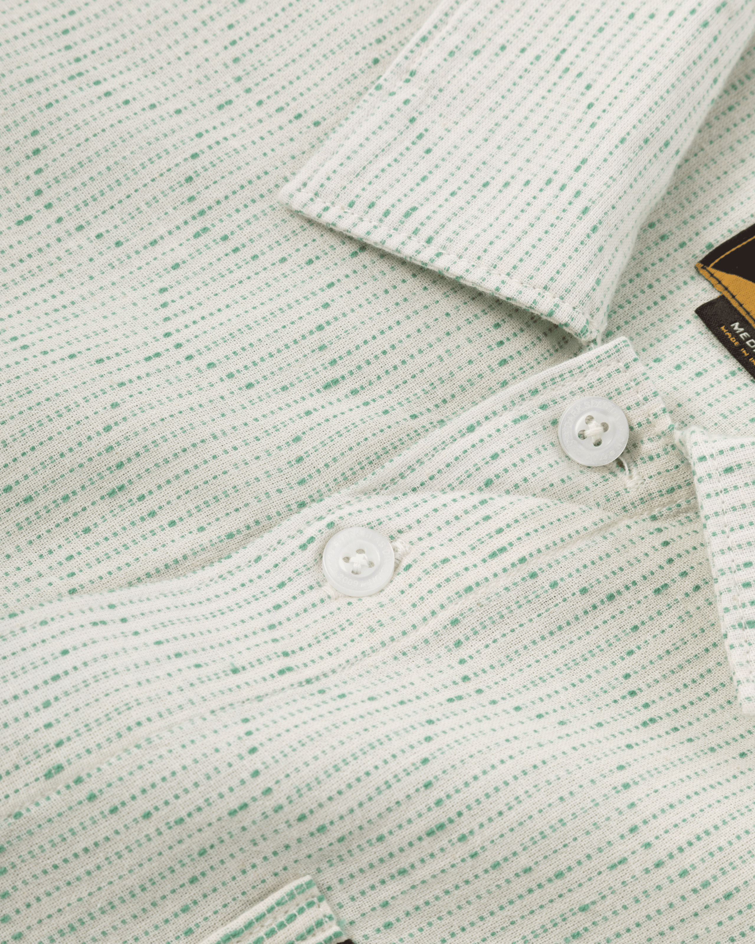 dark-seas-scales-ss-shirt-off-white (zoomed)