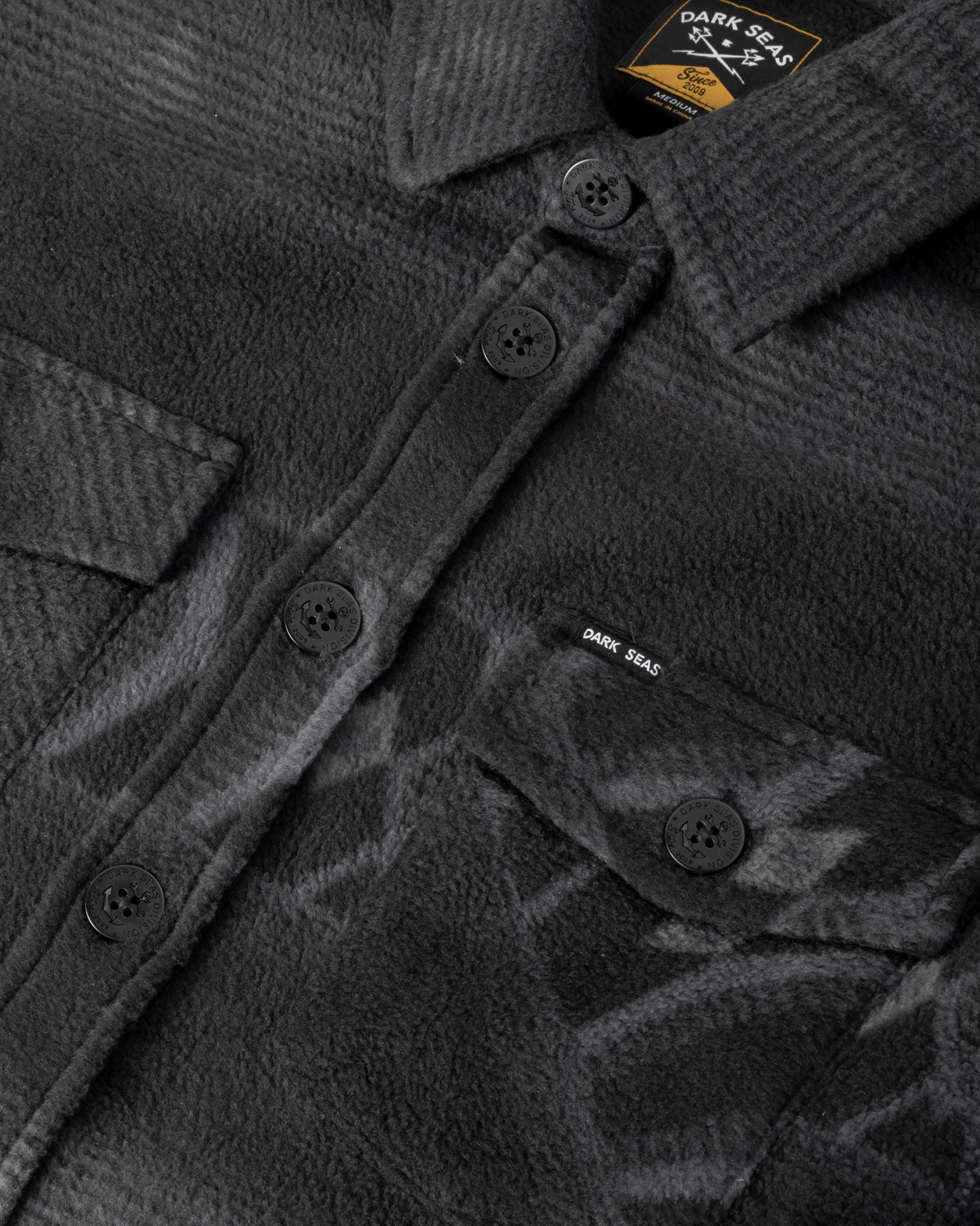 dark-seas-zulu-ii-shirt-black-charcoal (zoomed)