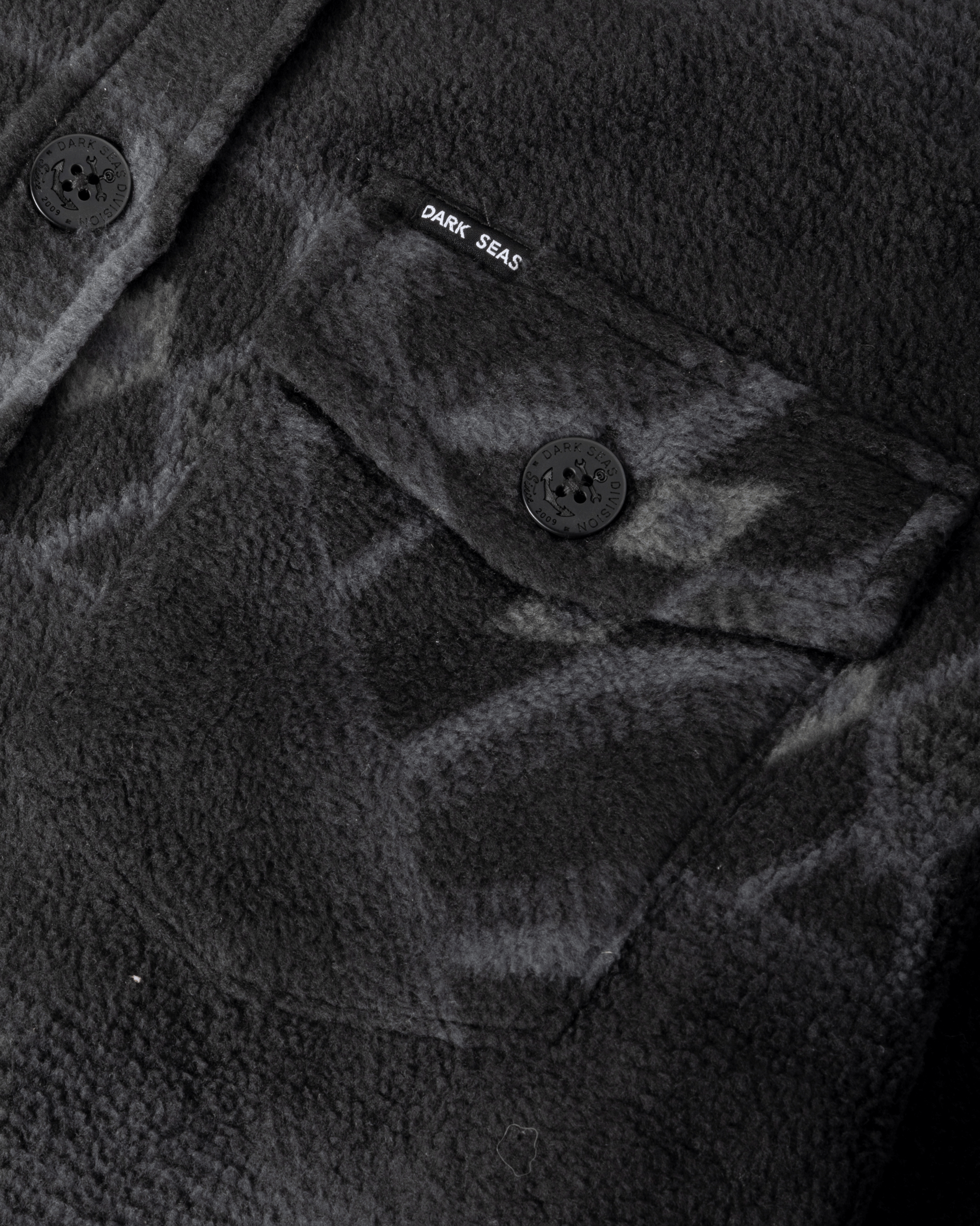 dark-seas-zulu-ii-shirt-black-charcoal (zoomed)