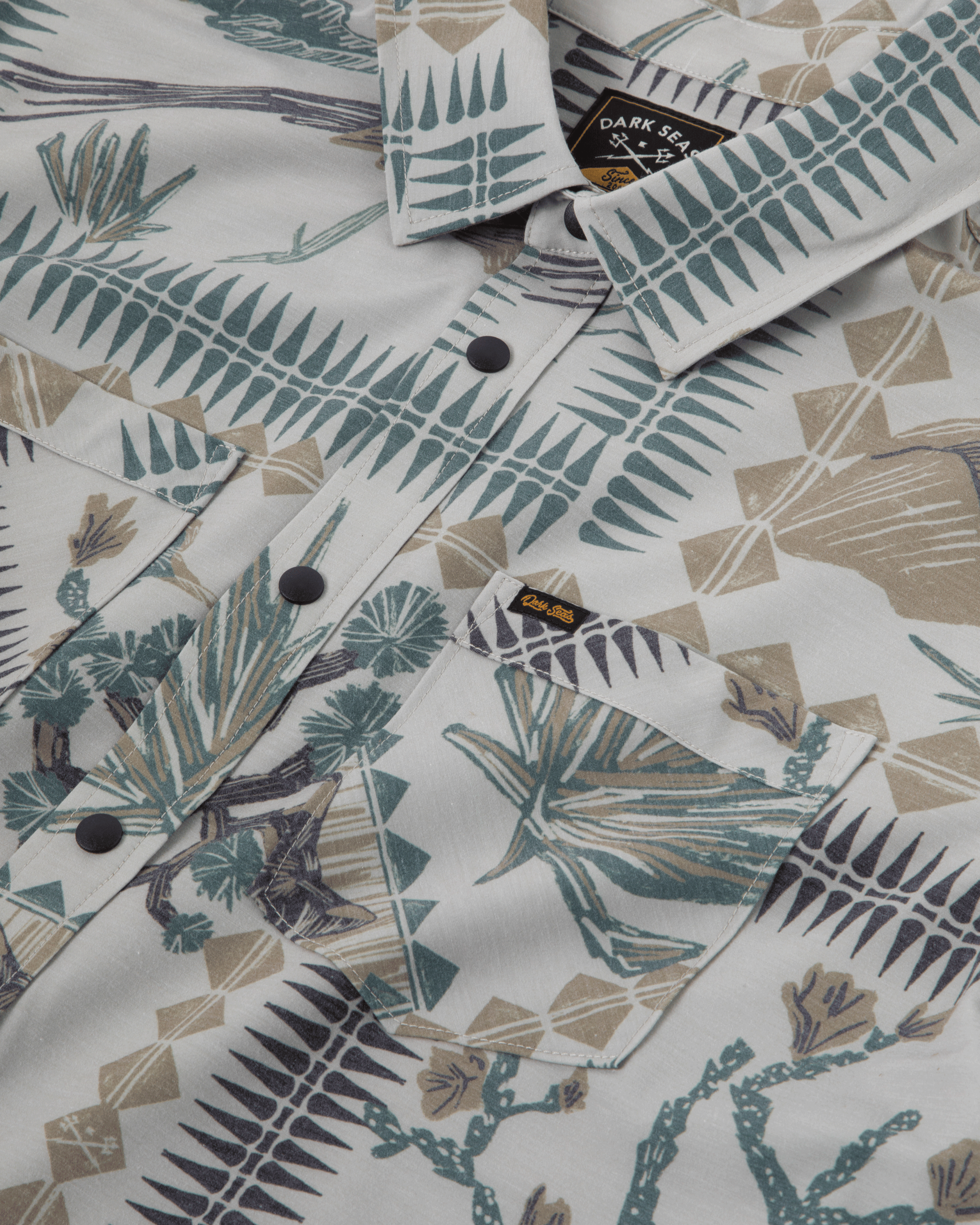 dark-seas-cottondale-ss-shirt-khaki (zoomed)