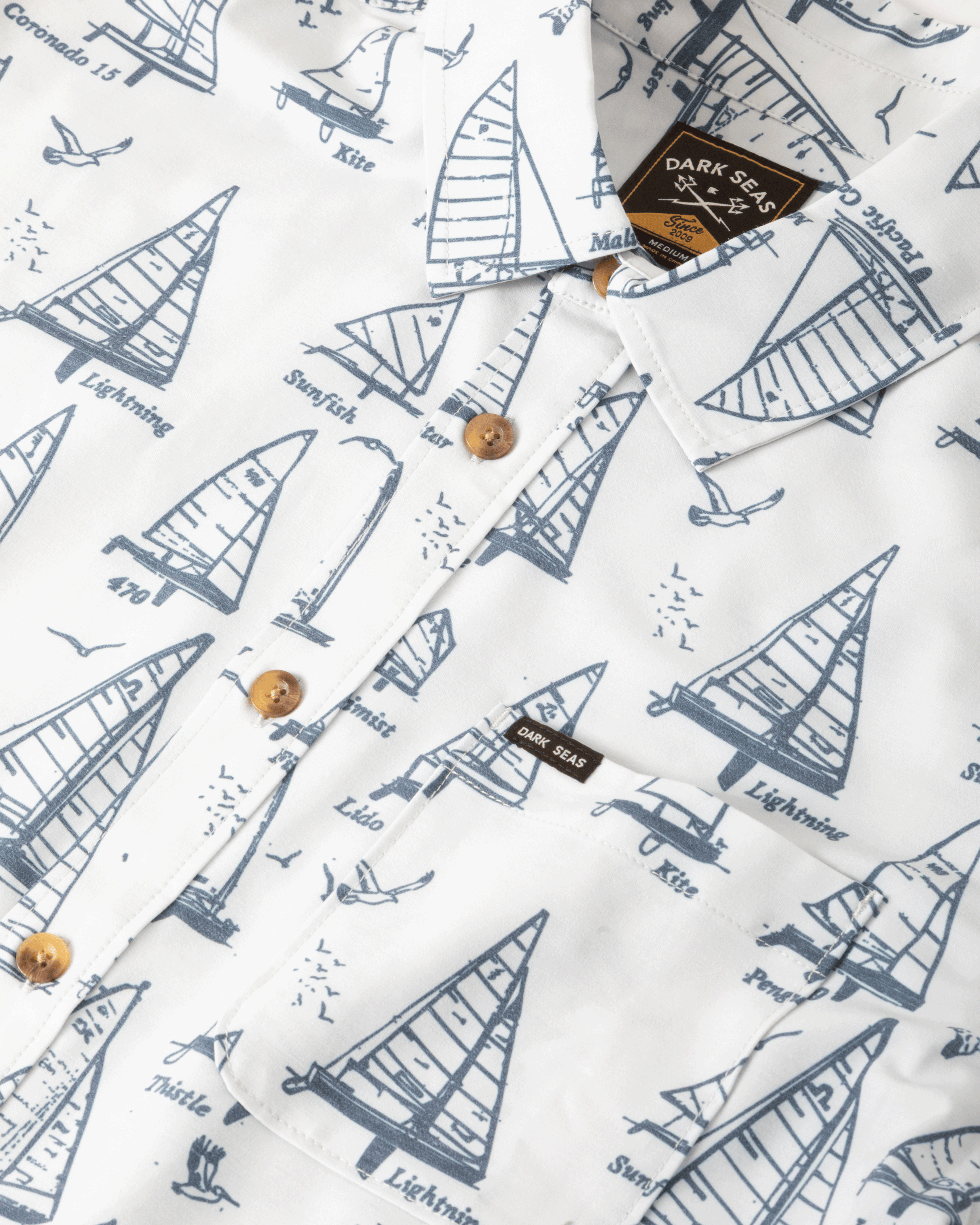 dark-seas-mainsail-ss-uv-shirt-white (zoomed)