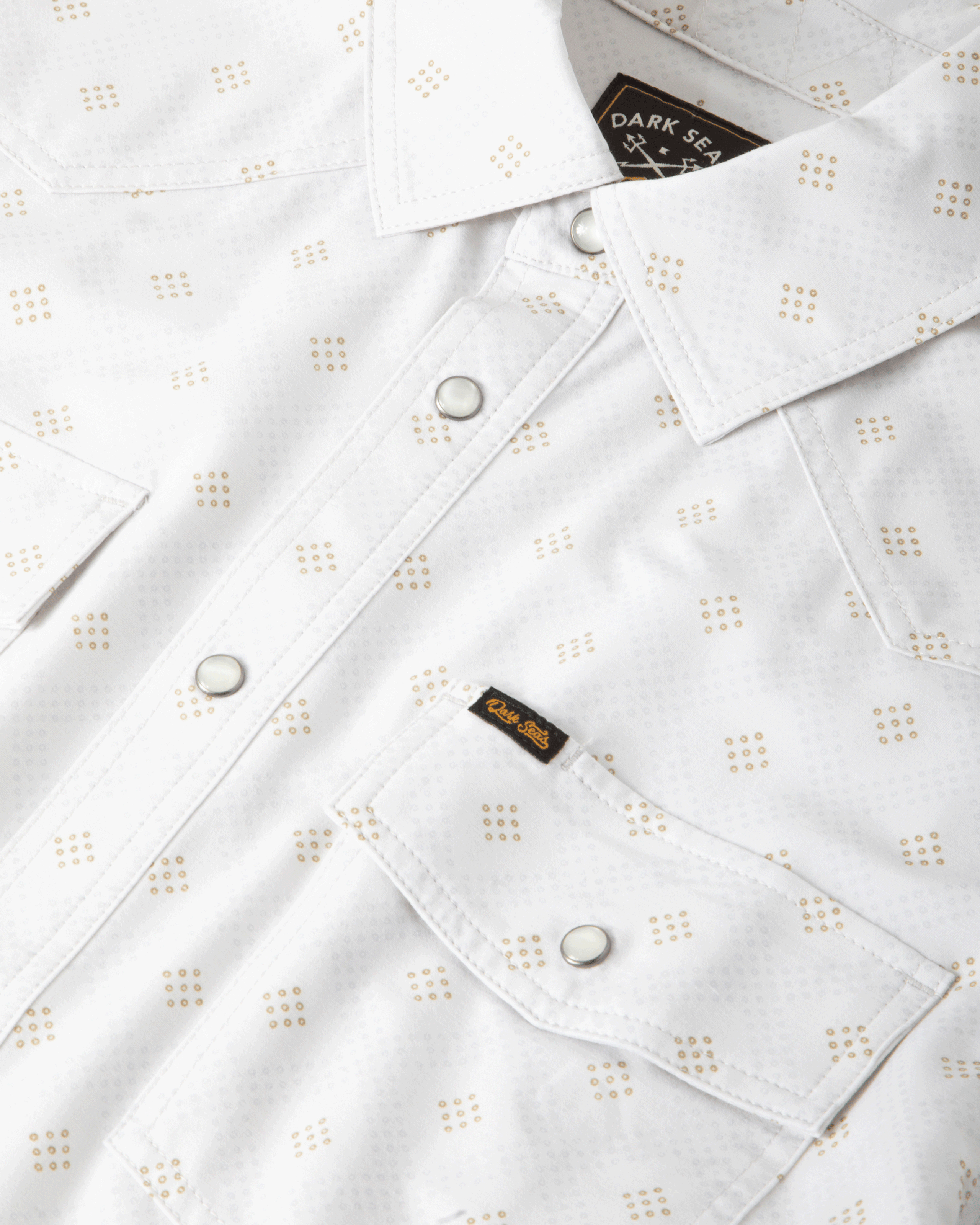 dark-seas-barton-ss-uv-shirt-white (zoomed)