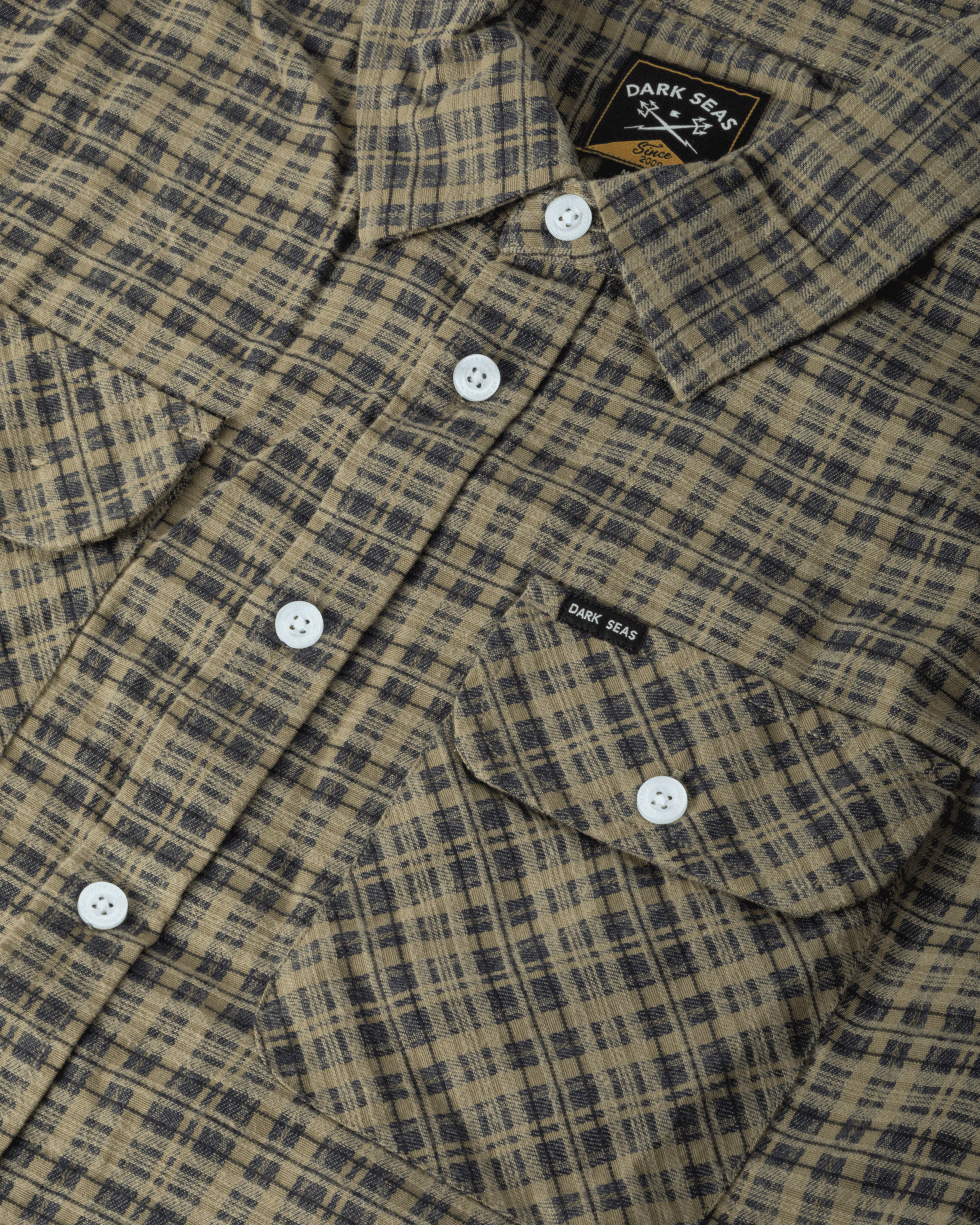 dark-seas-drake-flannel-shirt-aloe-black (zoomed)