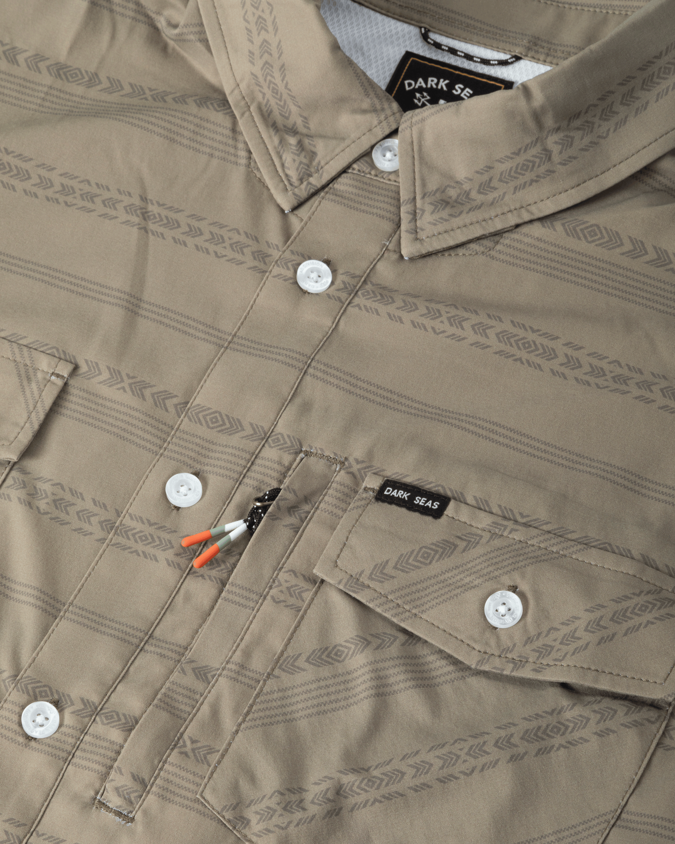 dark-seas-costa-uv-shirt-aloe (zoomed)
