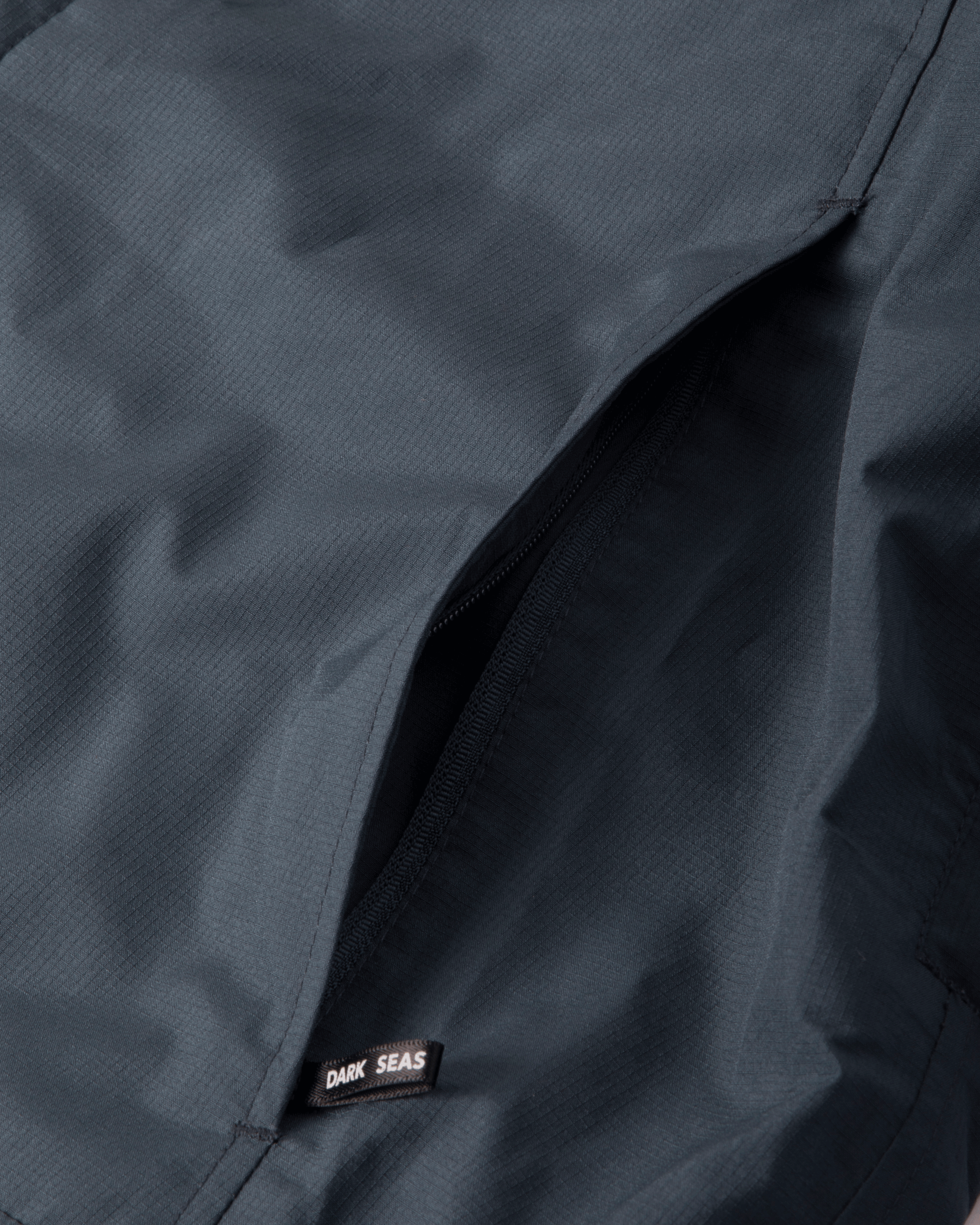 dark-seas-breakwater-jacket-navy (zoomed)