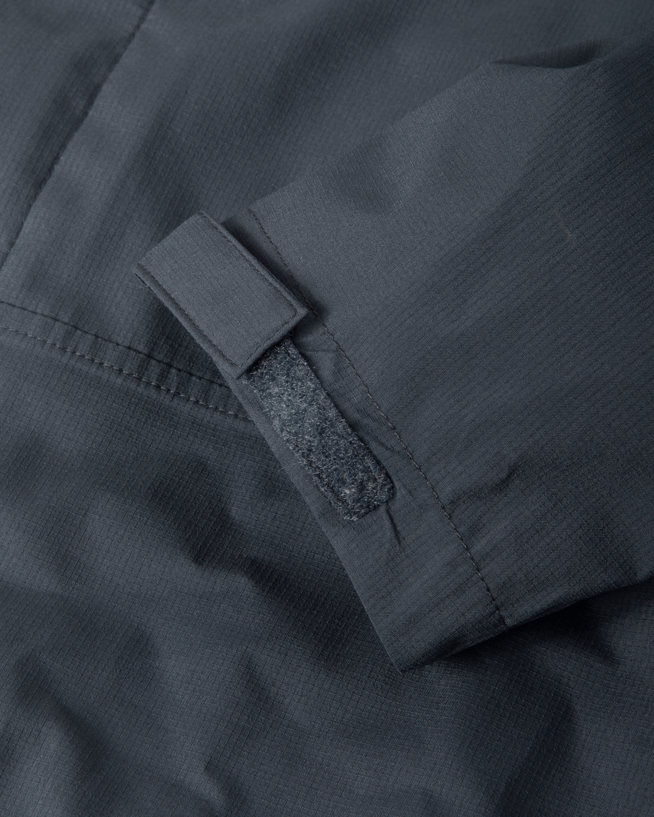 dark-seas-breakwater-jacket-navy (zoomed)