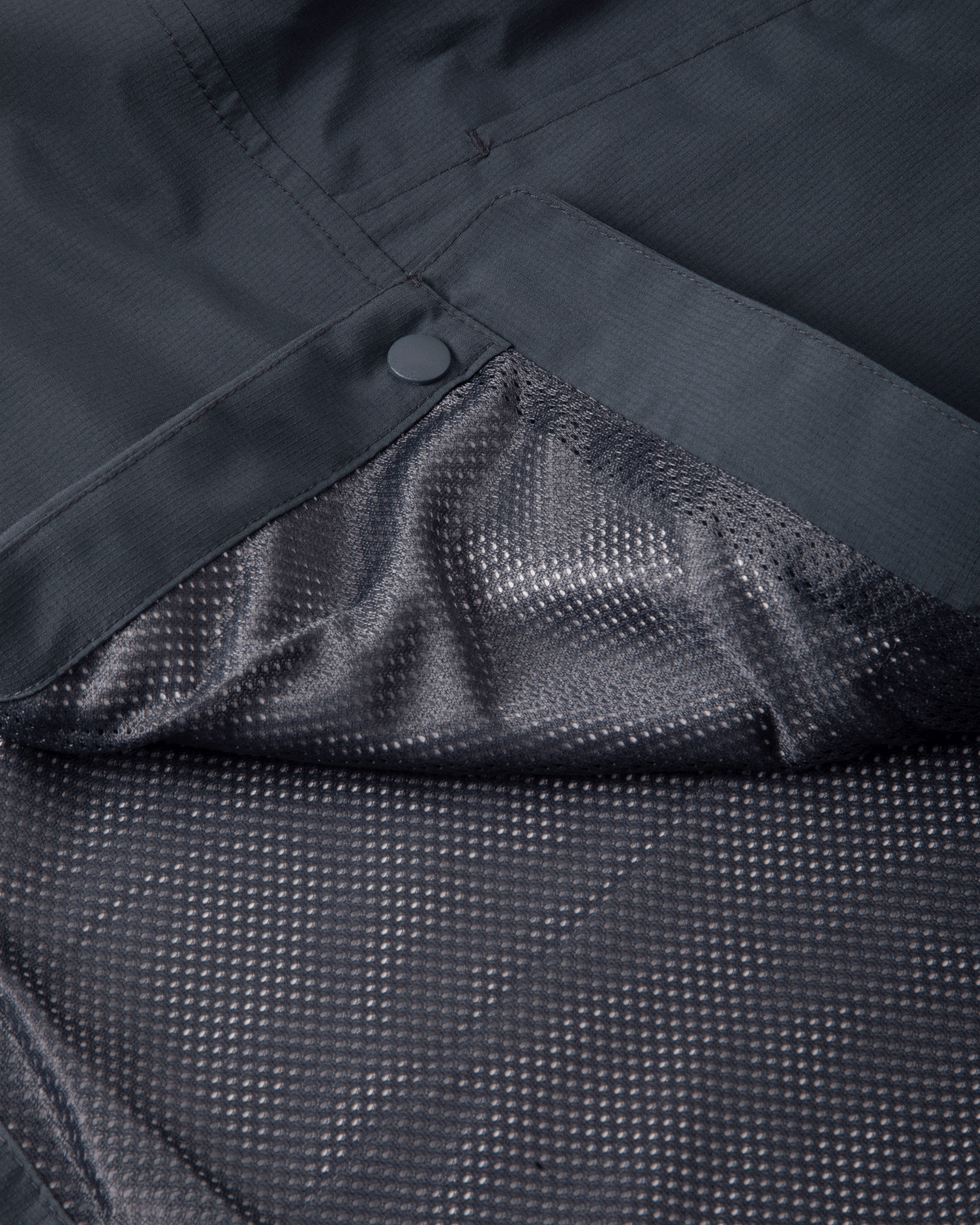dark-seas-breakwater-jacket-navy (zoomed)