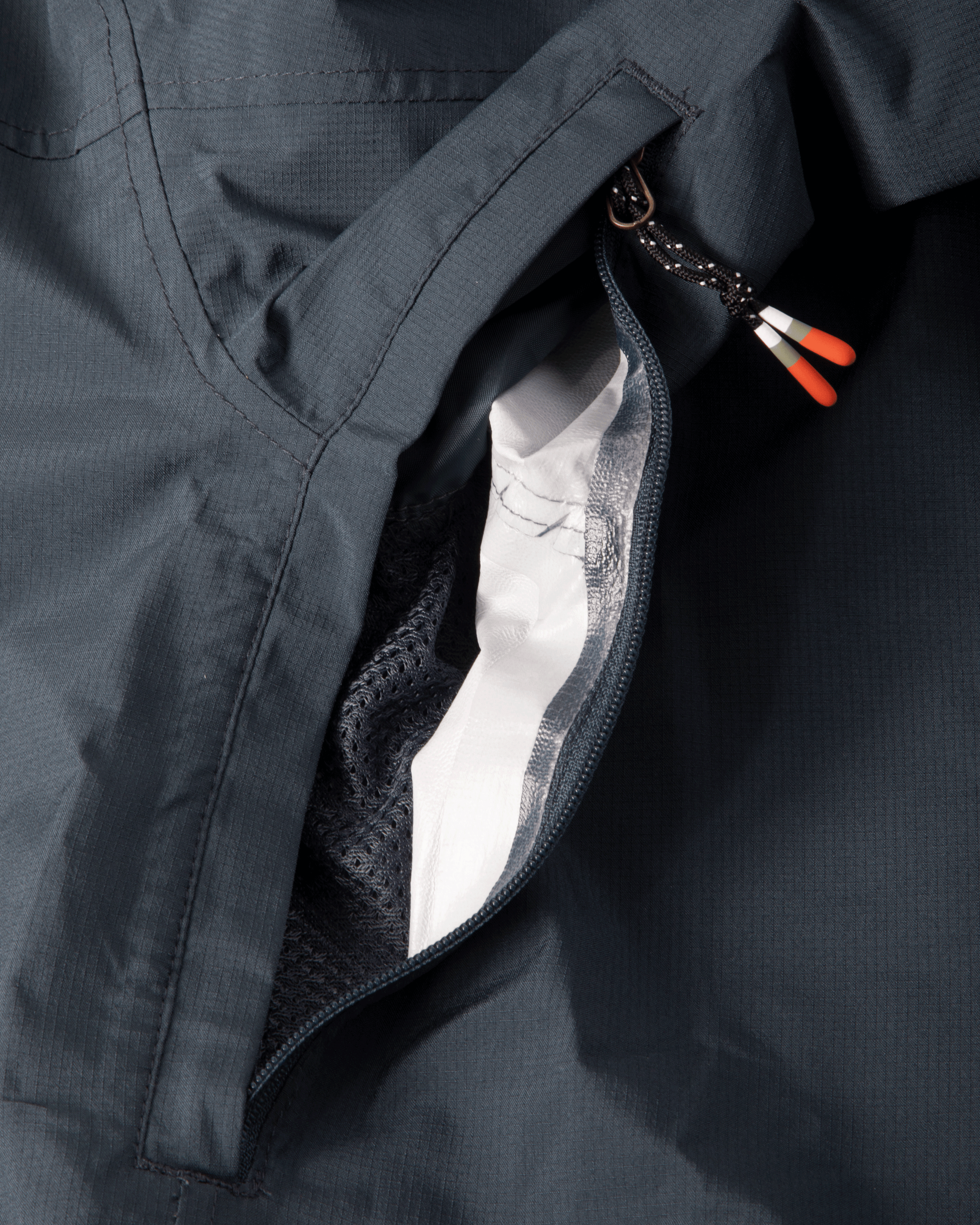dark-seas-breakwater-jacket-navy (zoomed)
