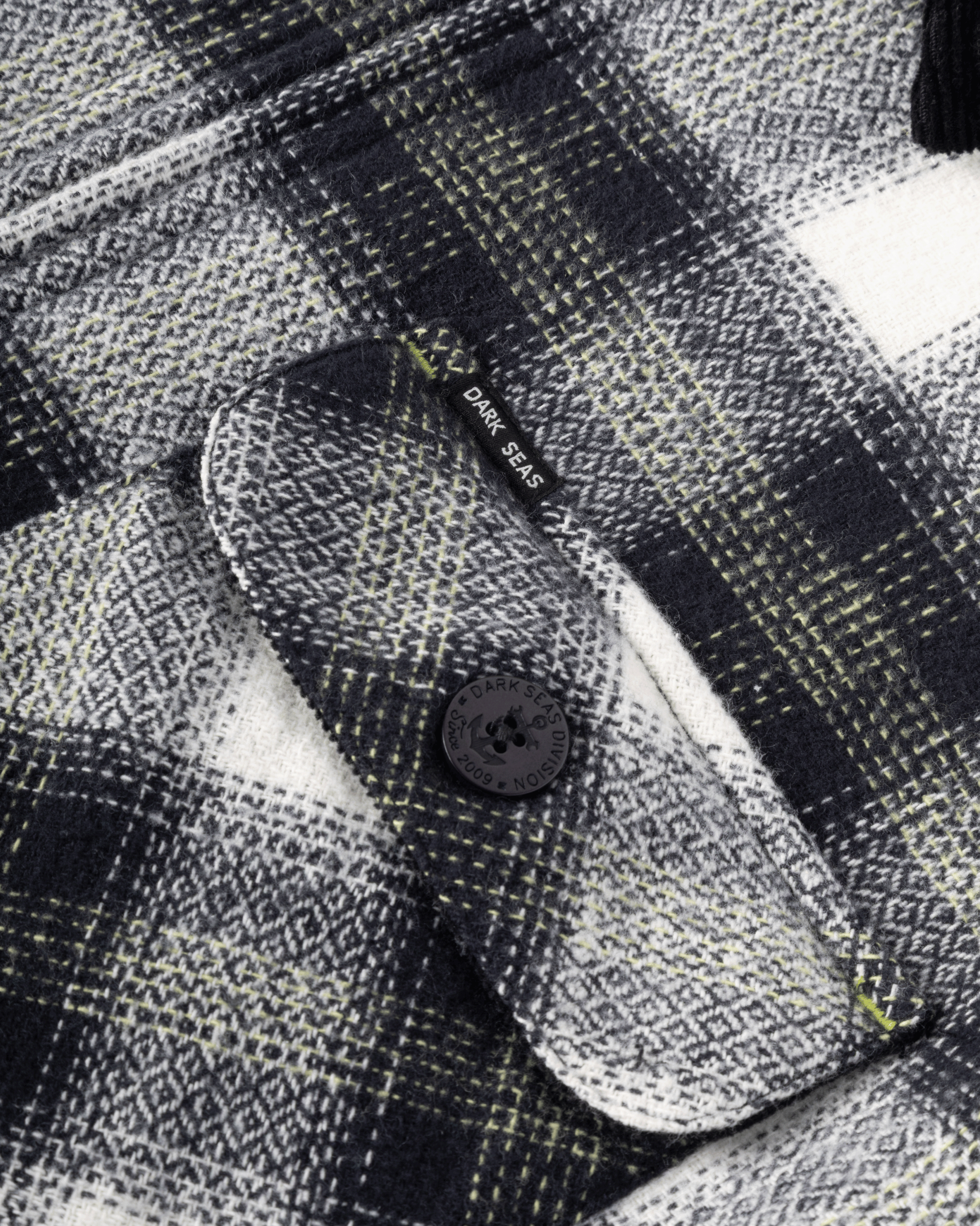 dark-seas-waterford-shirt-white-black (zoomed)