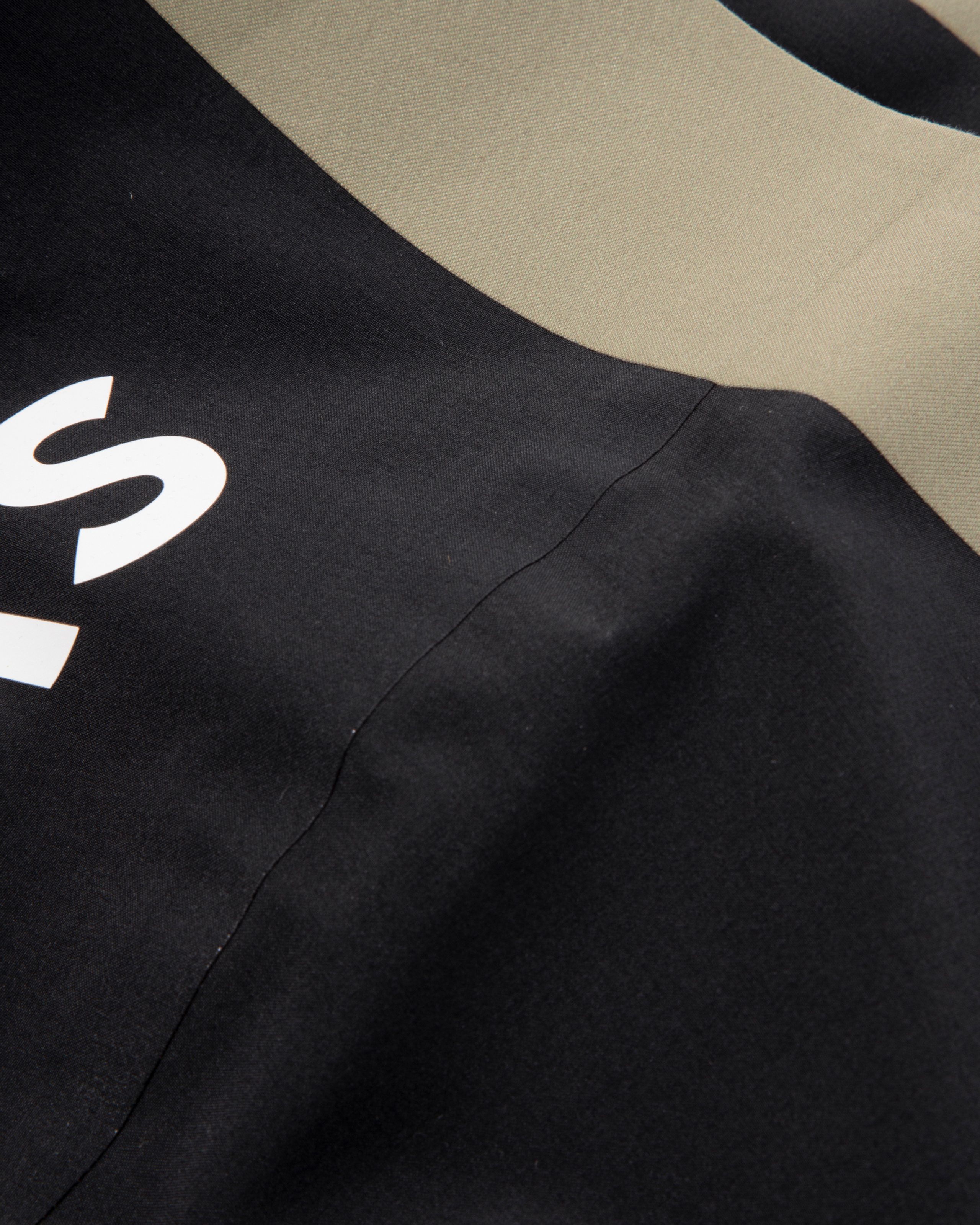 dark-seas-zenith-boardshort-black-aloe (zoomed)